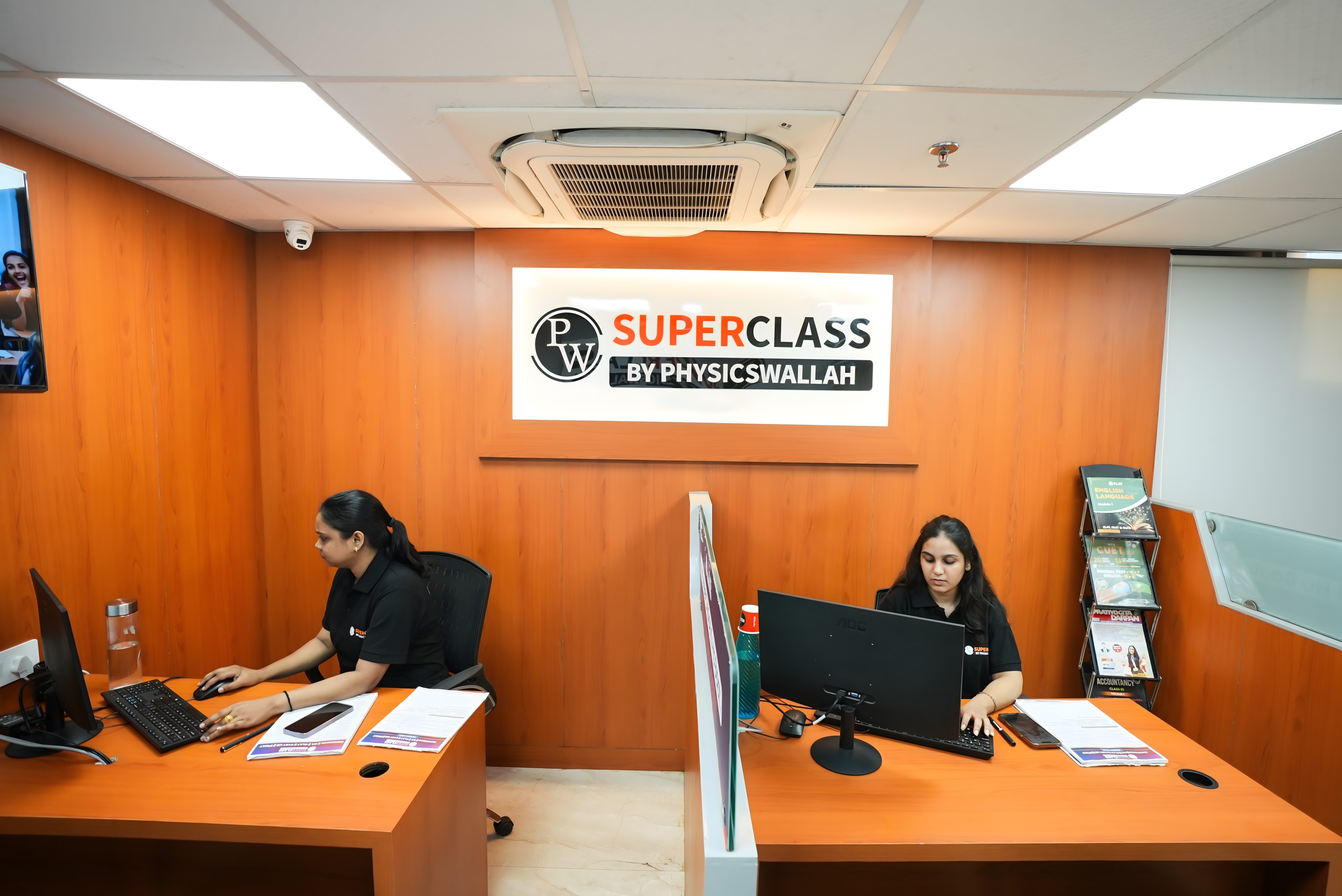 New Delhi Pitampura Superclass