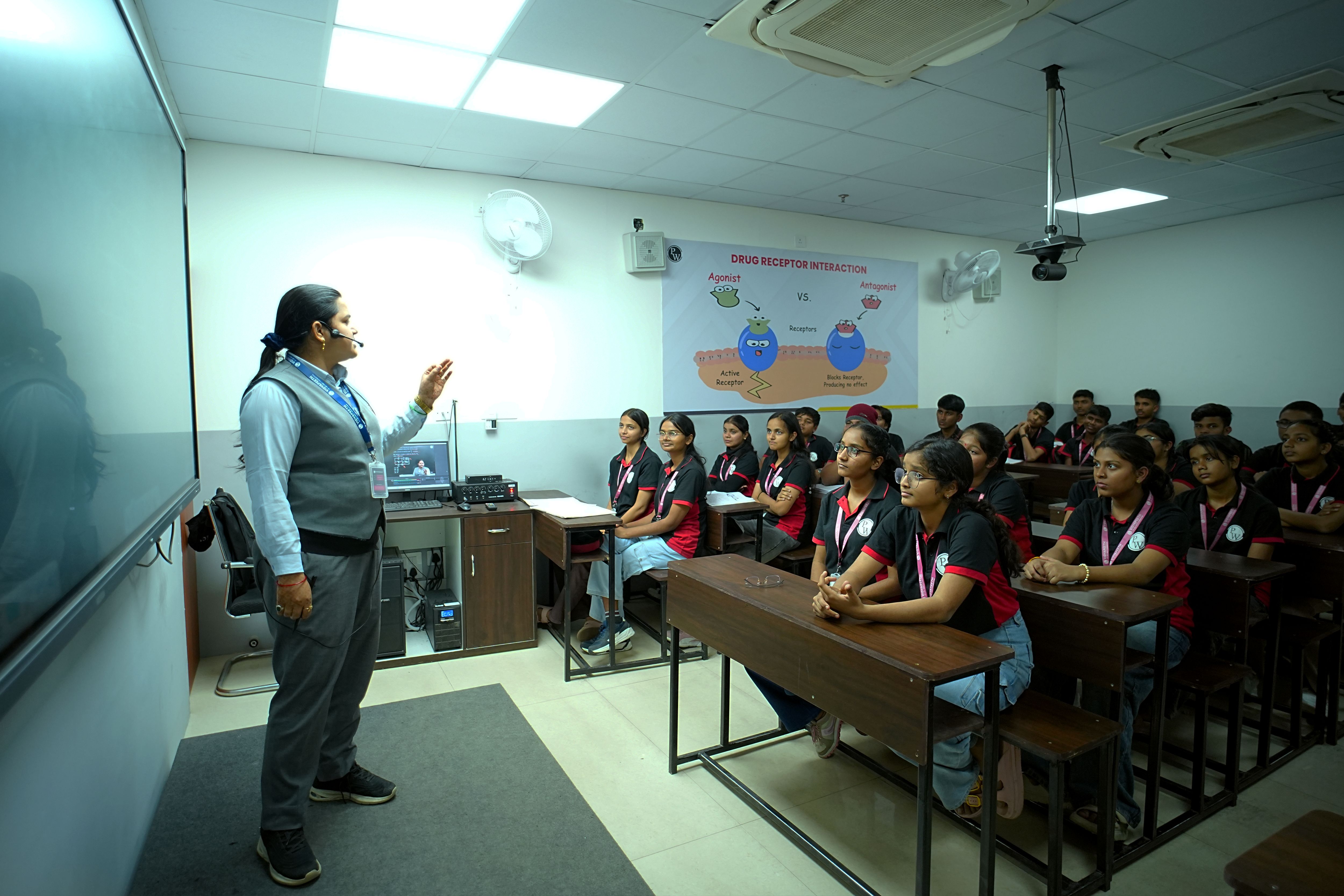 Lucknow - Vrindavan Vidyapeeth